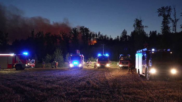 U Nemačkoj besni šumski požar, vatrogasci ne mogu da mu priđu vozilima