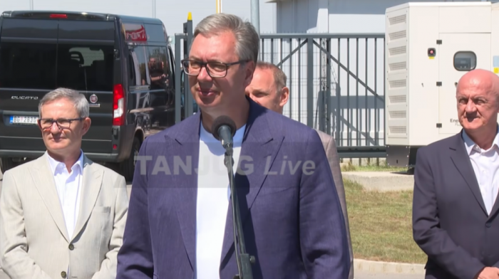 Predsednik Vučić na jugoistoku Srbije: U obilasku kompanije Agro-Đole u VInorači kod Jagodine (VIDEO)