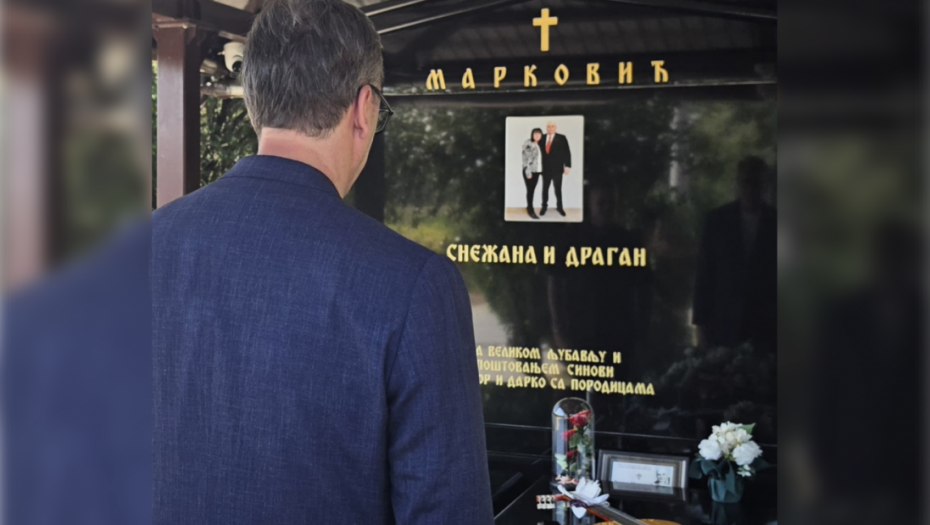 Vučić obišao grob Dragana Markovića Palme: Meni nedostaje, Srbiji još više