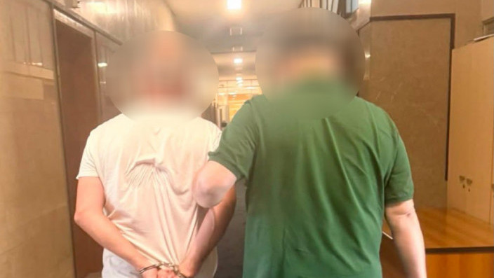 Uhapšen muškarac iz Leskovca: Preko društvenih mreža pozivao na ubistvo zvaničnika i nasilnu promenu ustavnog uređenja