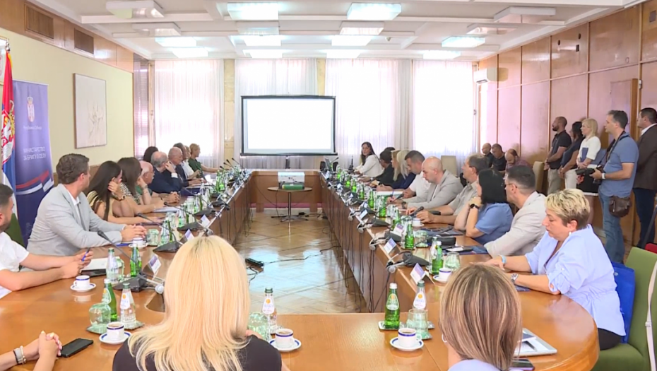 Krkobabić potpisao ugovore za podršku razvoju privrede u selima vredne 40 miliona dinara