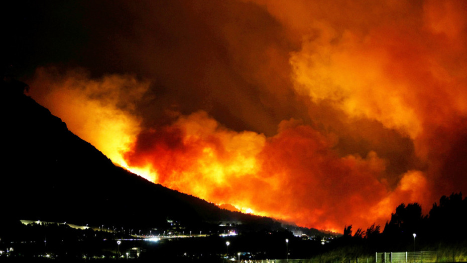 Šire se požari u Dalmaciji: Buknula vatra na Dugom otoku, čeka se pojačanje s kopna