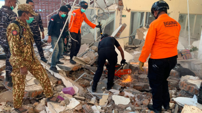 Broj poginulih u zemljotresu u Indoneziji porastao na 20, šestoro povređeno