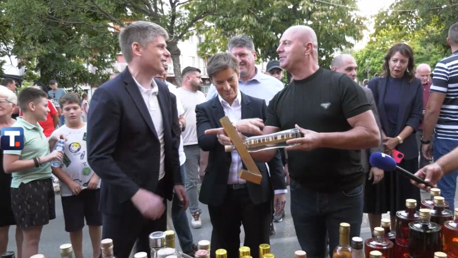 Ana Brnabić otvorila 13. Etno fest u Paraćinu: Tradicija važna za napredak zemlje