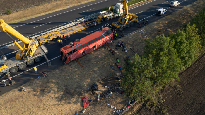 Vozač autobusa smrti najverovatnije zaspao: Poljski ministar infrastrukture naredio pojačane inspekcije