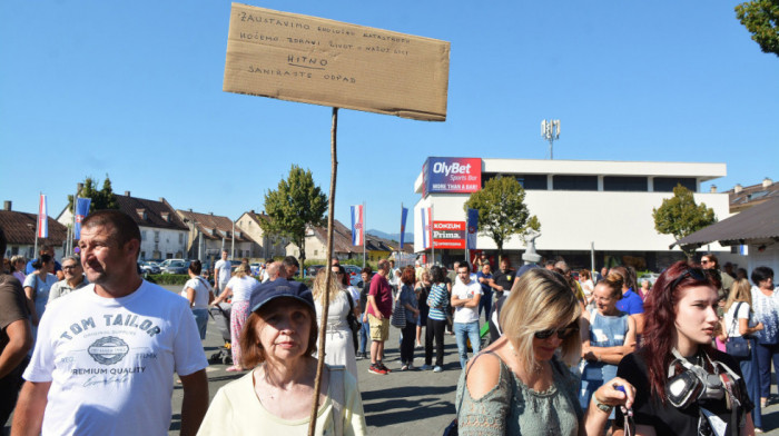 U Gospiću održan protest zbog skladištenja opasnog otpada u Lici