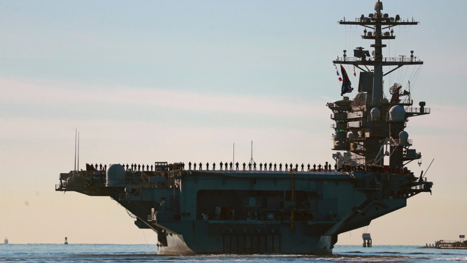 Admiral Kuper obišao posadu nosača "USS Abraham Linkoln" nakon kritika zbog uslova i mentalnog zdravlja vojnika