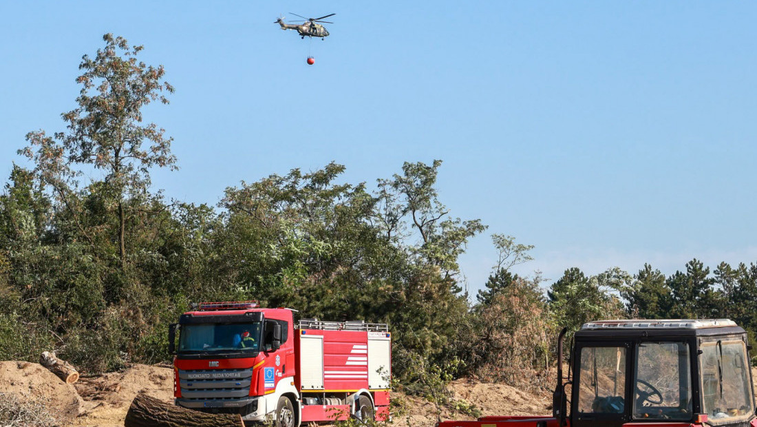 Više požara širom Srbije, najteže opet u Deliblatskoj peščari: Ruski avion pomaže u gašenju