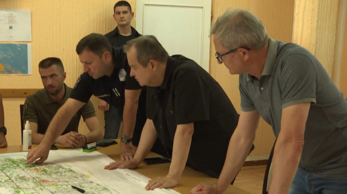 Sastanak Štaba za vanredne situacije u Deliblatskoj peščari, prisustvuje ministar Dačić (VIDEO, FOTO)