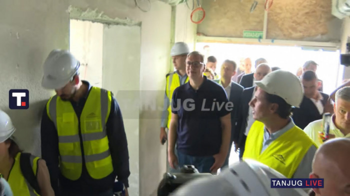 Vučić obilazi radove na izgradnji dečije klinike "Tiršova 2"