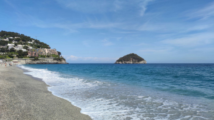 "Sveti rat" na italijanskom primorju: Časne sestre se bore da zadrže bar na plaži kojim upravljaju već decenijama