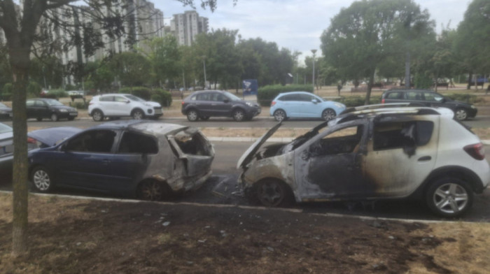 "Nije slučajnost": Na Novom Beogradu 12 automobila zapaljeno za 10 dana, kriminolog otkriva šta se iza svega krije