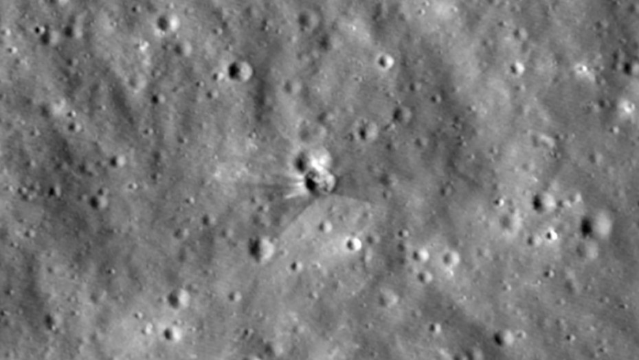 NASA objavila snimke novog kratera na Mesecu nakon udara rakete SpaceX