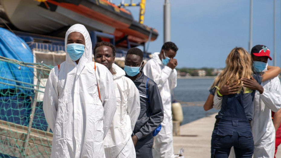 Drama na Sredozemnom moru: Oko 35 migranata iskrcalo se na italijansko ostrvo Lampeduza, još 52 je na moru
