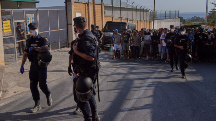 Iz Seute u Maroko vraćen 21 migrant: Bacali kamenje na vojnike na plaži Trampolin