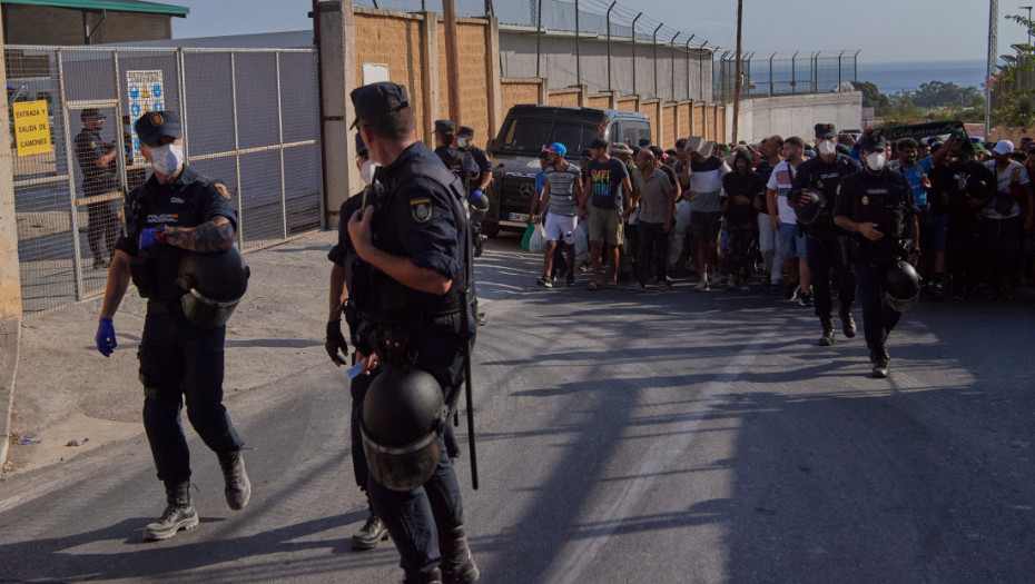 Iz Seute u Maroko vraćen 21 migrant: Bacali kamenje na vojnike na plaži Trampolin