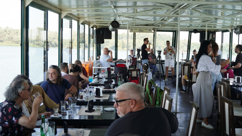Premijerni Brunch u parku predstavljen na plovidbi ka Kalemegdanu