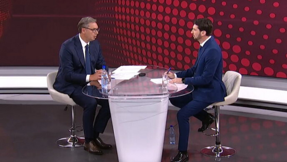 Vučić o požaru u Deliblatskoj peščari: Na terenu 445 ljudi, Iljušin izbacio 200 tona vode