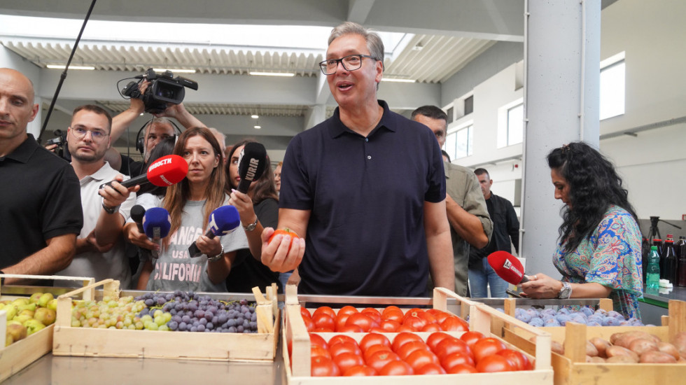 Vučić u poseti Jablaničkom okrugu, u Medveđi obilazi sedam ugroženih porodica