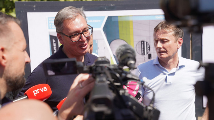 Vučić nastavio posetu Jablaničkom okrugu: U Leskovcu obišao radove na rekonstrukciji Dečijeg dispanzera