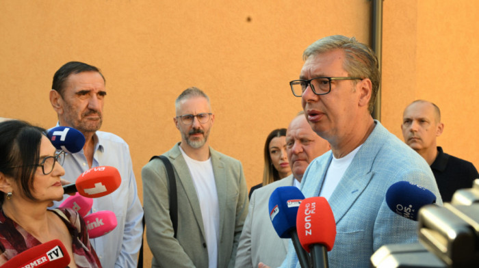 Vučić u Leskovcu: Napravićemo poseban sveobuhvatan program za razvoj pet okruga na jugu Srbije