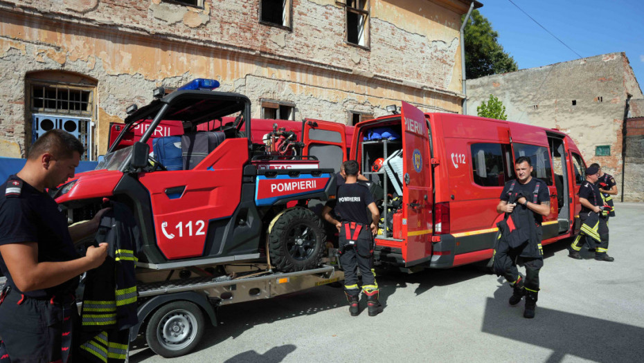 Stiže inostrana pomoć: Četiri helikoptera iz Evrope pomažu u gašenju požara u Srbiji ( FOTO)