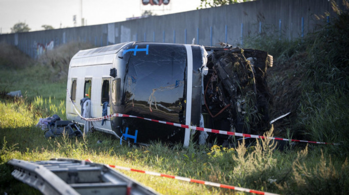 Prevrnuo se autobus sa nemačkim đacima u Holandiji, najmanje 20 povređenih (FOTO)