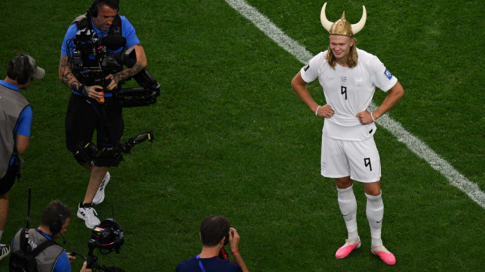 Haland se ošišao i zapalio internet: Zlatan Ibrahimović mu poručio da "obriše njegov broj" (FOTO)