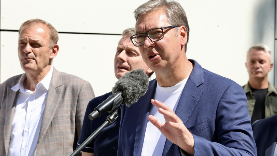 Vučić u poseti Rasinskom okrugu: Do kraja godine kreću radovi na vodovodu za Brus, za puteve šest miliona evra
