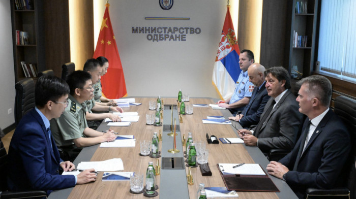 Gašić i Hongtao razgovarali o bilateralnoj vojnoj saradnji