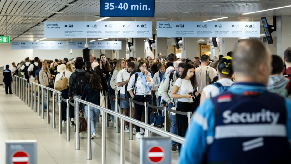 Štrajk obezbeđenja usporava promet na amsterdamskom aerodromu Shiphol