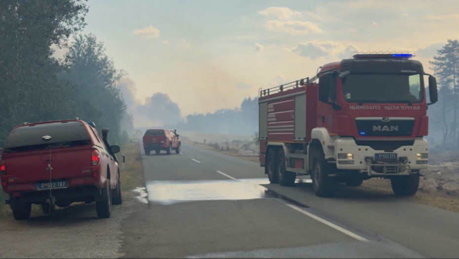 U Deliblatskoj peščari aktivna dva žarišta, vatra se gasi sa zemlje i iz vazduha