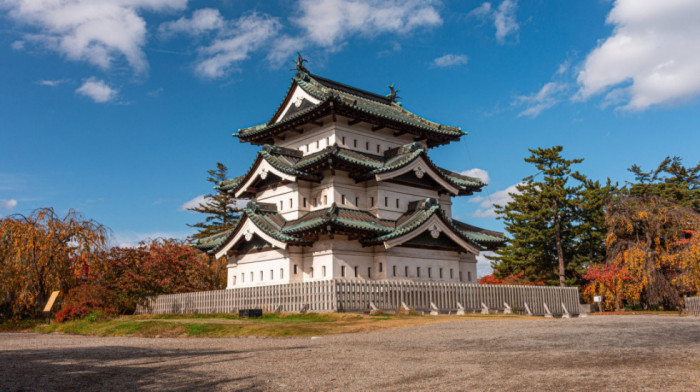 Japan angažovao 1.800 građana da uz pomoć "štapa i kanapa" pomere palatu tešku 360 tona