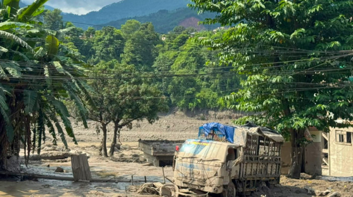 Obilna poplava u Nepalu odnela sela blizu granice sa Tibetom