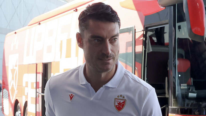 Crvena zvezda sa 23 fudbalera otputovala u Češku