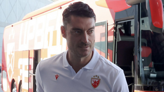 Crvena zvezda sa 23 fudbalera otputovala u Češku