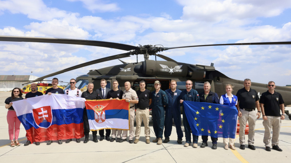 Ambasador Pavuk obišao slovačke vatrogasce u Srbiji: "Ovo je solidarnost EU"