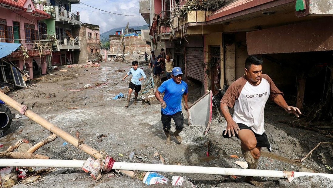 Broj žrtava poplava u Nepalu porastao na 389, nestalo više od 1.300 ljudi