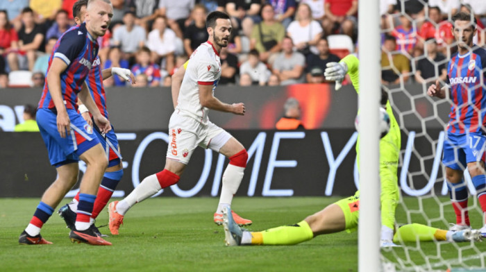 Viktorija Plzenj - Crvena zvezda 1:1: Ivanić brzo umirio Čehe