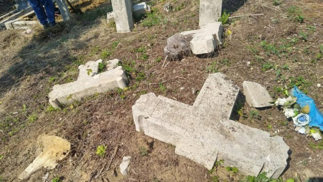 Odbor za zaštitu prava Srba: Ko je uništio srpska groblja u Kaknju?