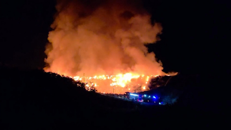 Požar u Himari pod kontrolom: izgorelo šest kuća i vikendica