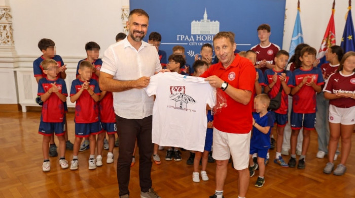 Mićin ugostio decu sa Kosova i Metohije, učesnike fudbalskog kampa