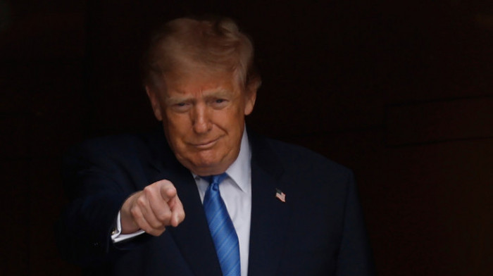 Tramp objavio snimak naoružanih kanadskih gusaka koje patroliraju "Jezerom Amerika"