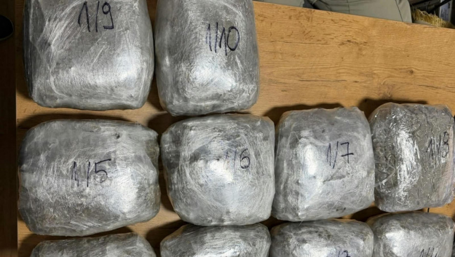 Policija u Novom Pazaru zaplenila 10,5 kilograma marihuane, uhapšen vozač kamiona