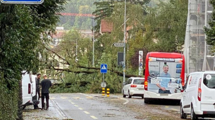Ekstremno nevreme pogodilo Švajcarsku: Padao grad prečnika šest centimetara, više od 40 povređenih u Cirihu