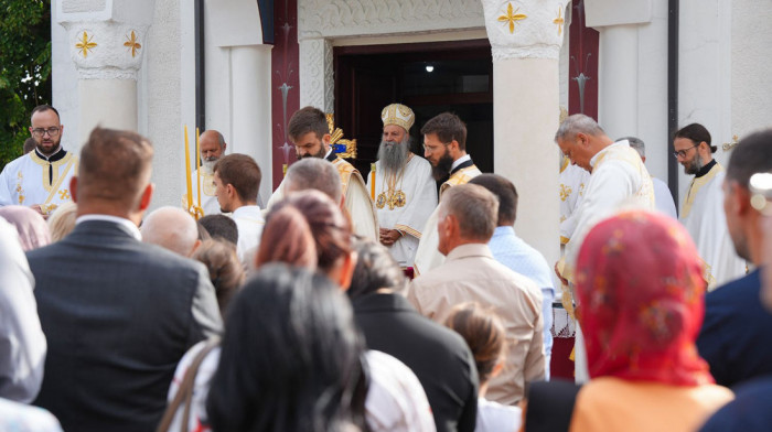 Porfirije predvodio liturgiju u Zucama: Ko ima celovitu dušu, zdrav je i telesno