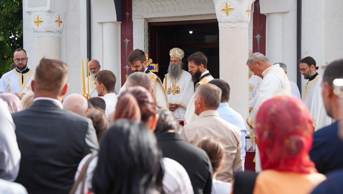 Porfirije predvodio liturgiju u Zucama: Ko ima celovitu dušu, zdrav je i telesno