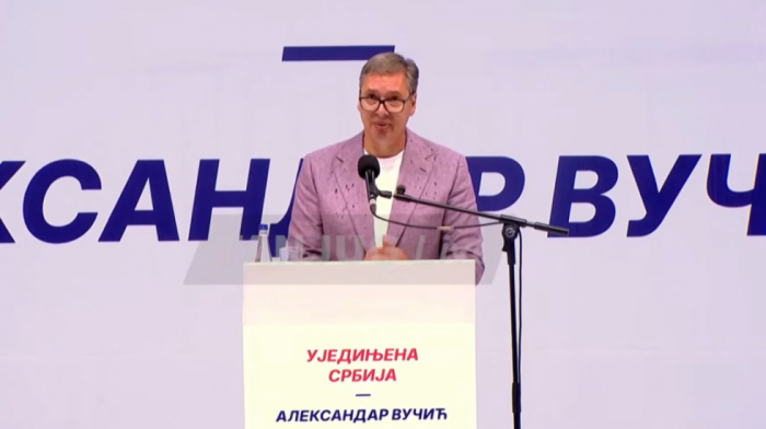 Vučić o blokadama pred SNS miting: Iz cele Srbije skupilo ih se svega 230 da spreče zakonit skup, mi hoćemo demokratiju