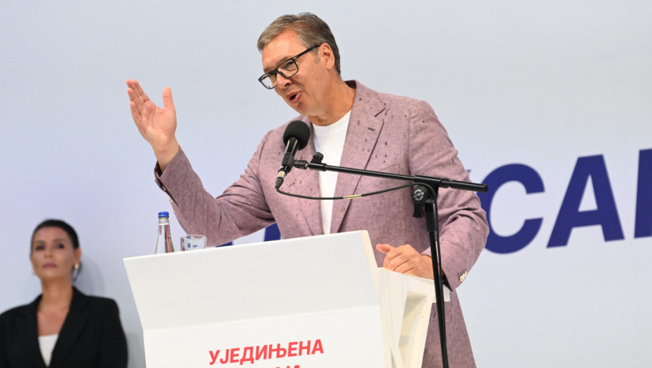 Vučić o blokadama pred SNS miting: Iz cele Srbije skupilo ih se svega 230 da spreče zakonit skup, mi hoćemo demokratiju