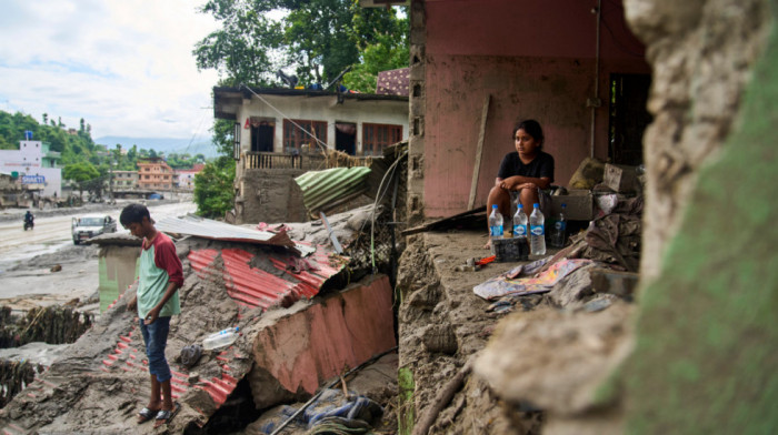 Broj poginulih u bujičnim poplavama u Nepalu povećao se na 788